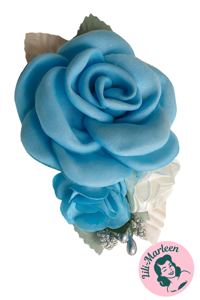 Hårklips med blomster/roser - blå/hvid/sølv (M21)